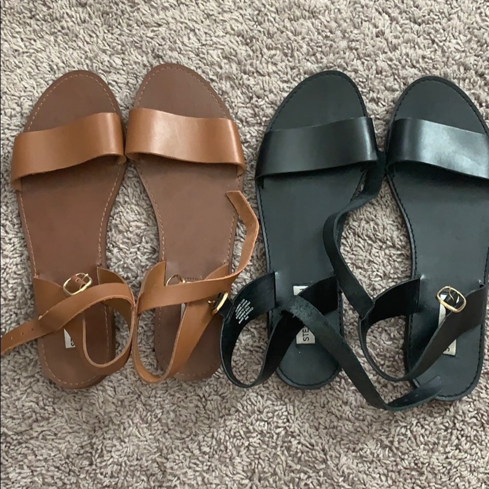 Steve Madden Donddi Flat Sandals